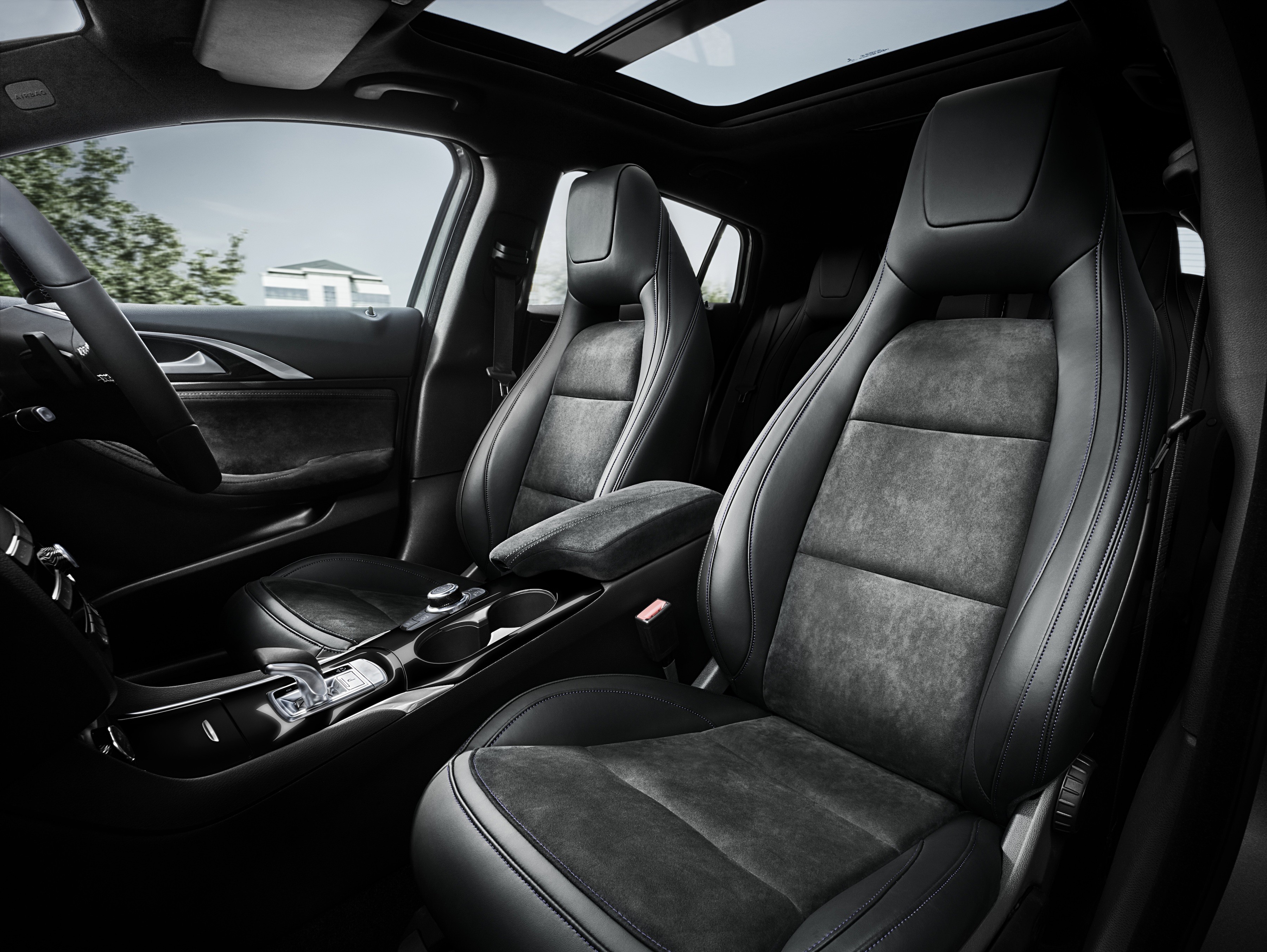 Infiniti Qx30 photo 80