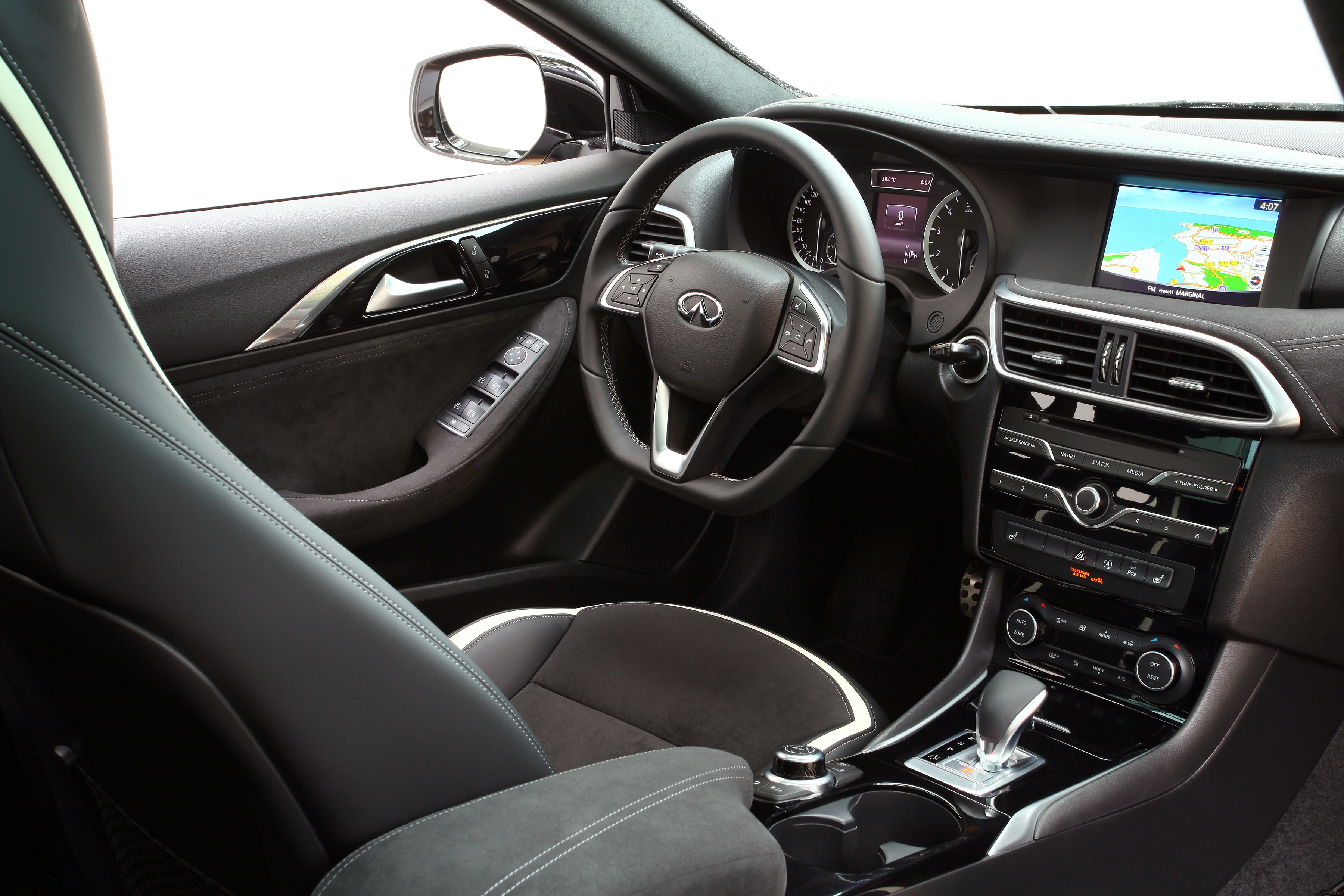 Infiniti Qx30 photo 81