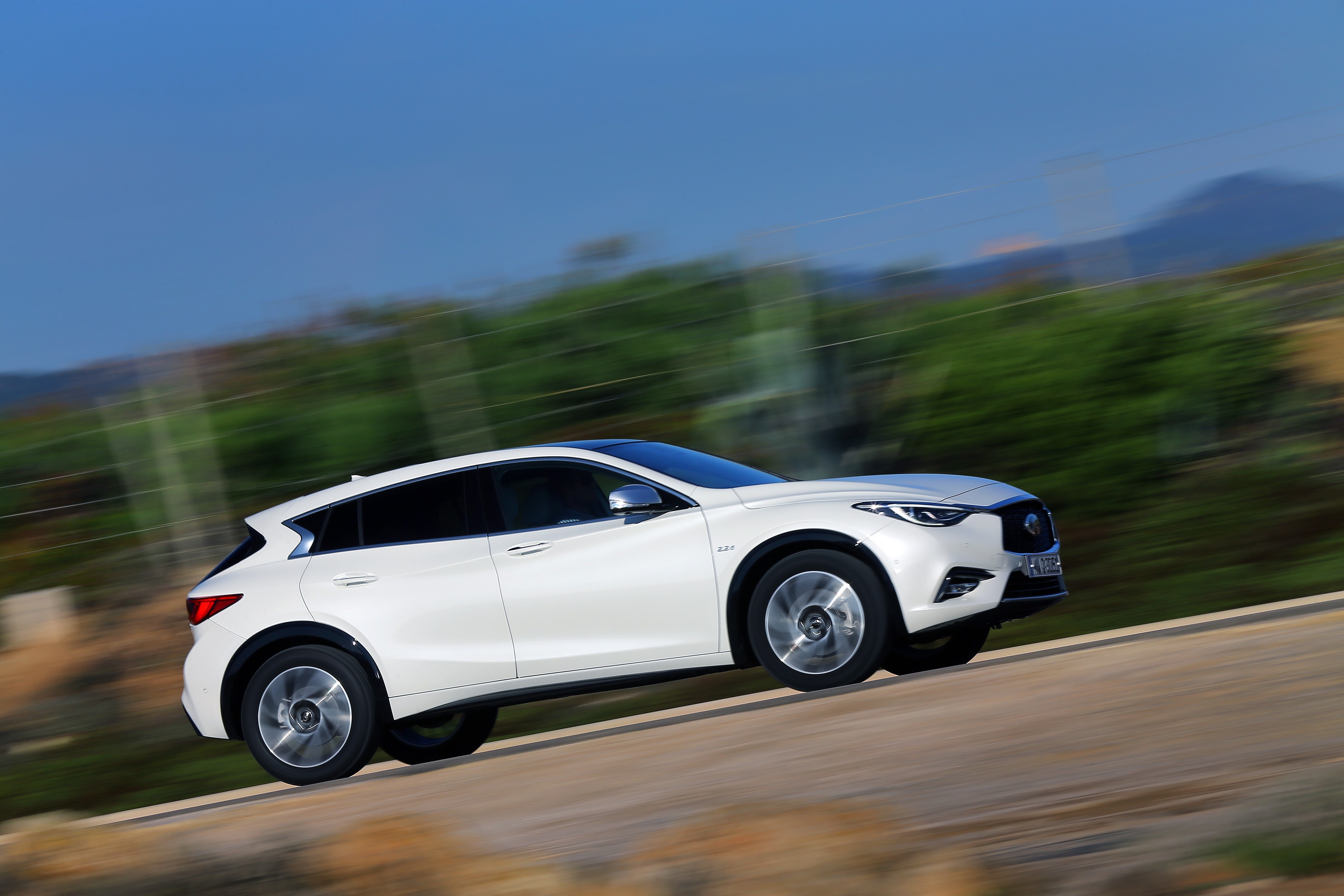 Infiniti Qx30 photo 70