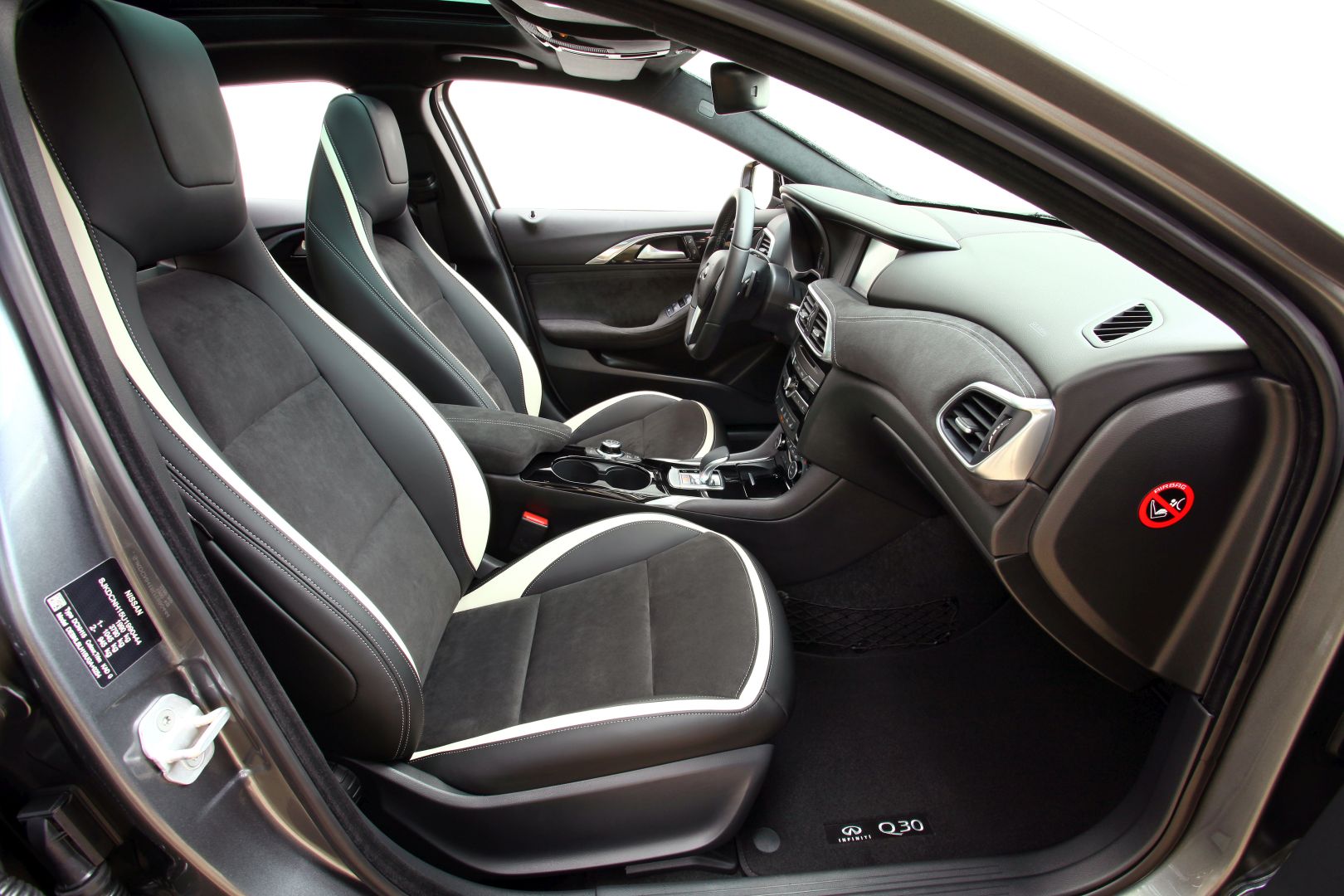 Infiniti Qx30 photo 70