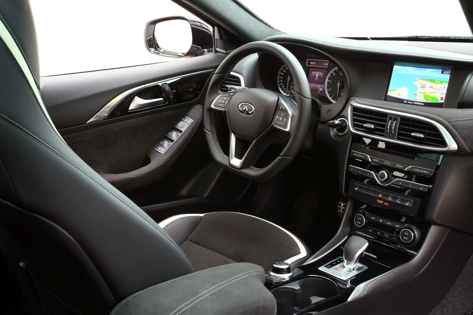 Infiniti Qx30 photo 71