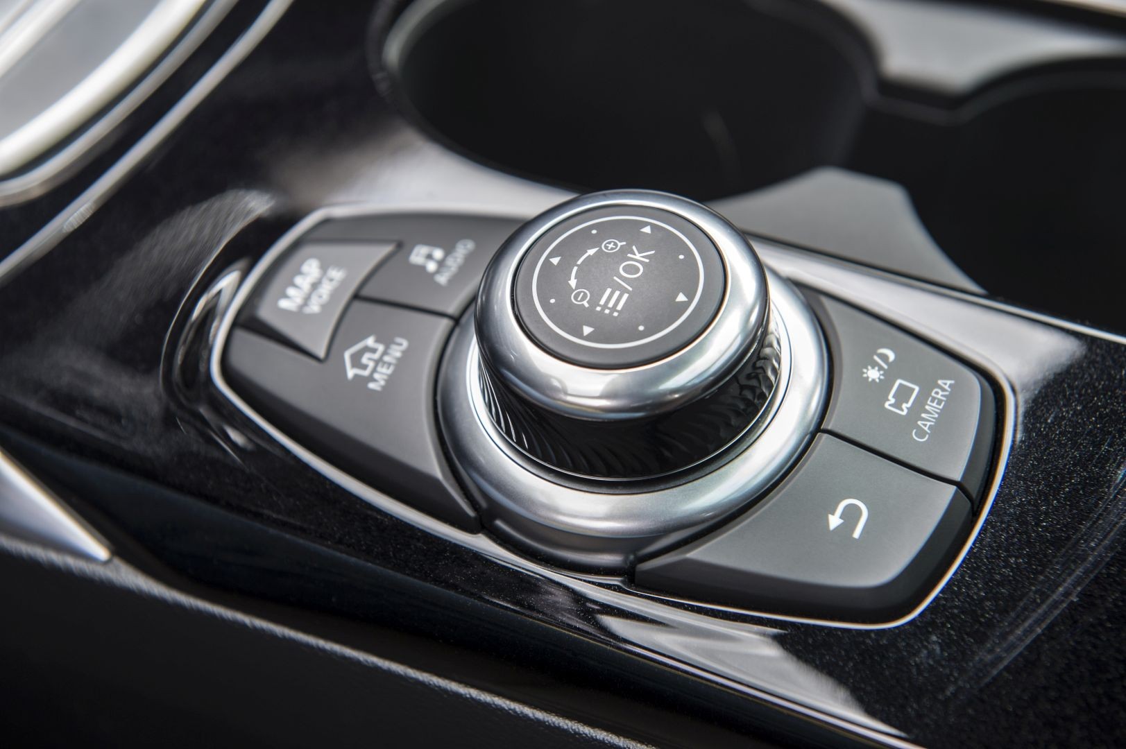 Infiniti Qx30 photo 90