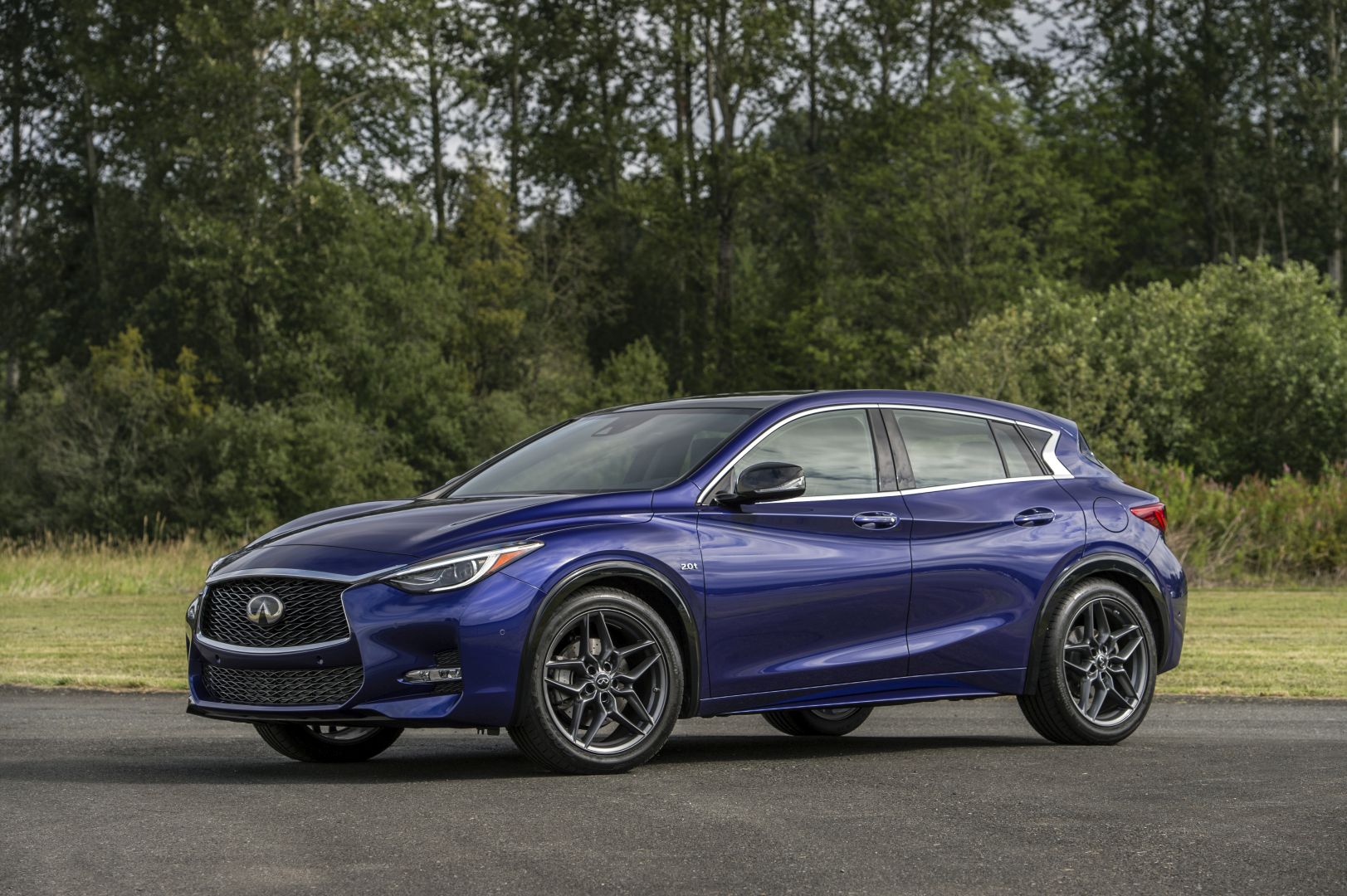 Infiniti Qx30 photo 2