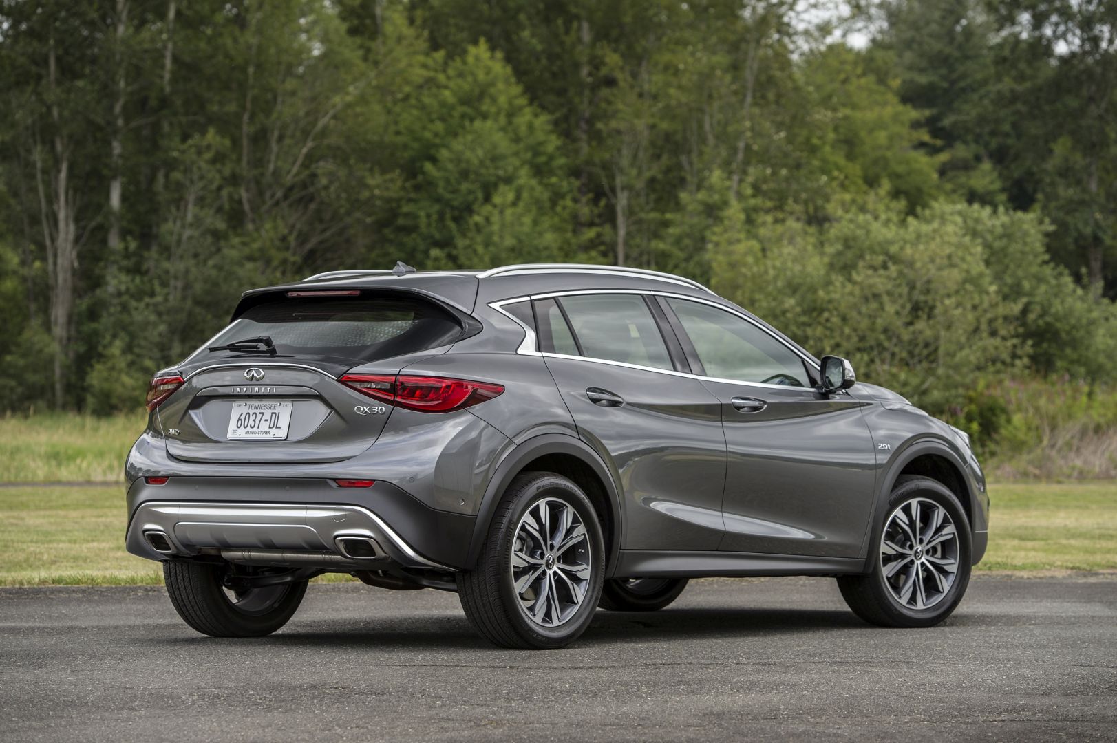 Infiniti Qx30 photo 9