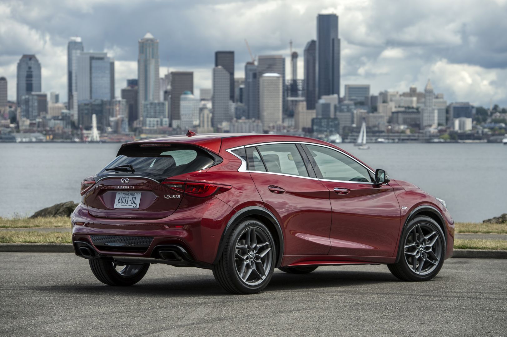 Infiniti Qx30 photo 16