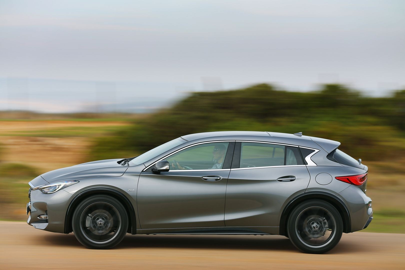 Infiniti Qx30 photo 49