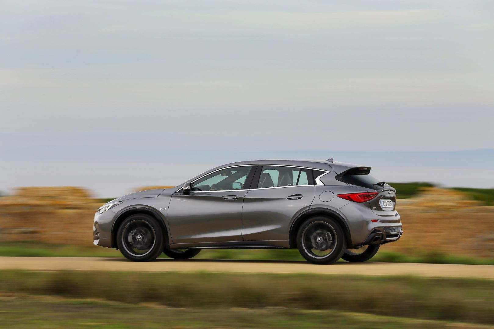 Infiniti Qx30 photo 50