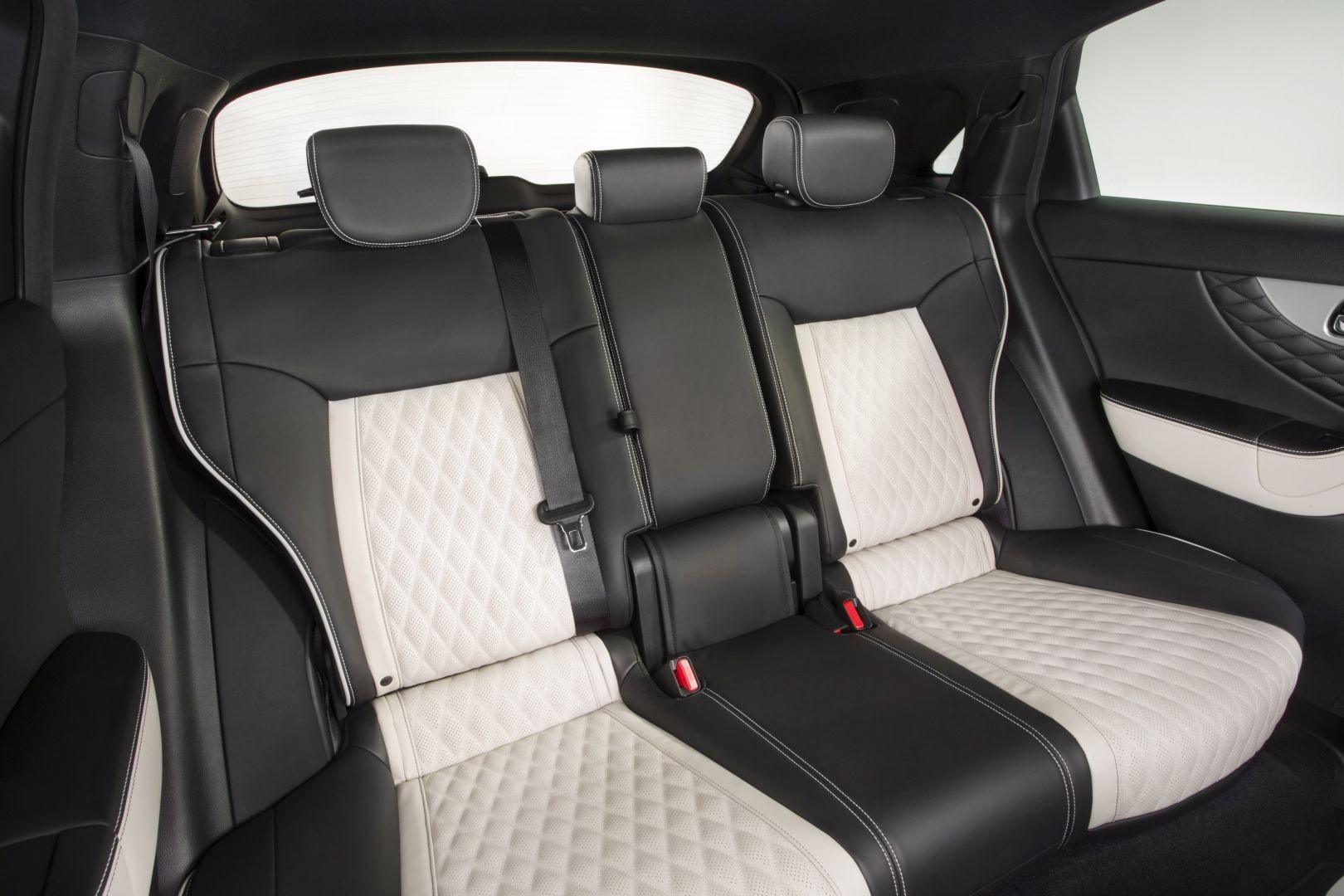 Infiniti Qx70 photo 8