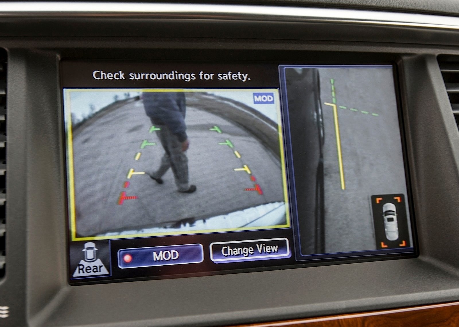 Infiniti Qx80 photo 28