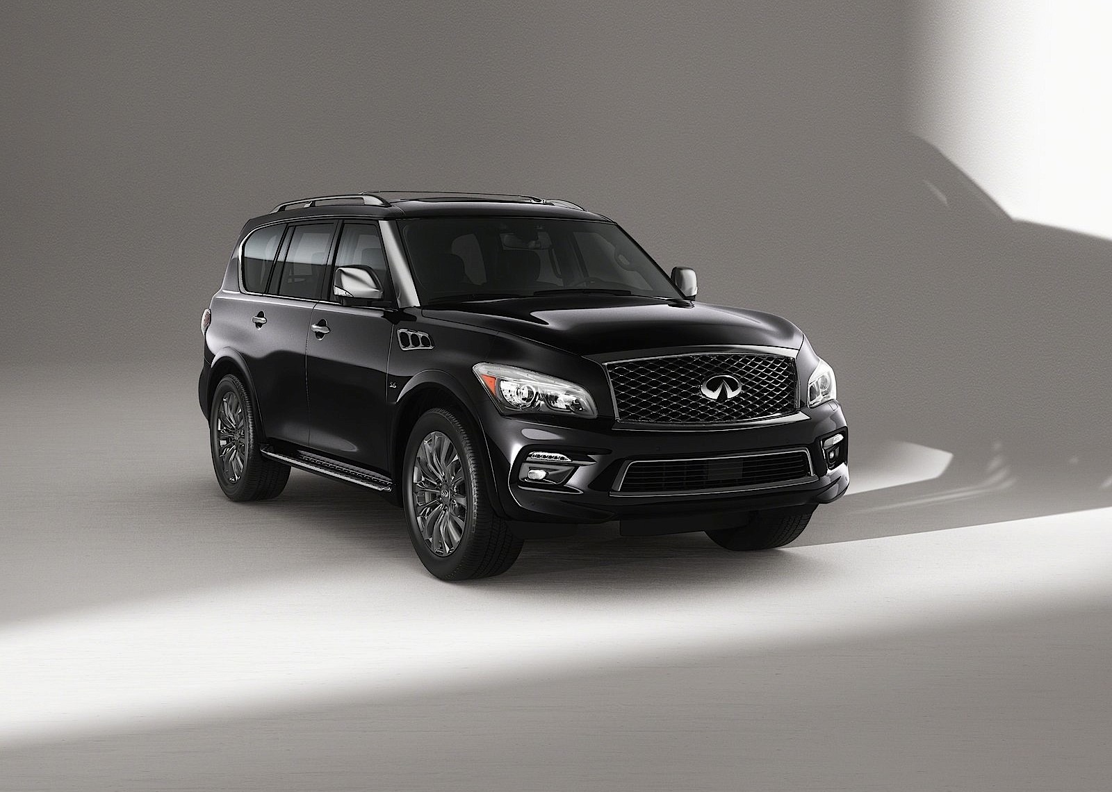 Infiniti Qx80 photo 2