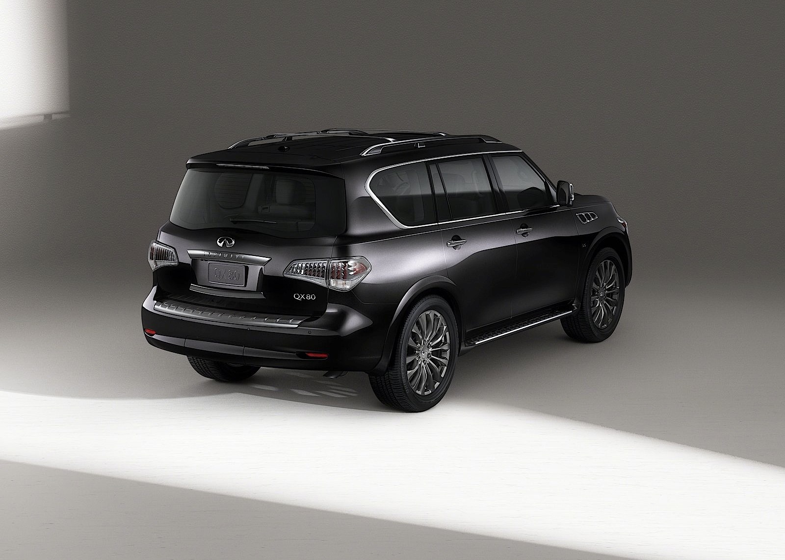 Infiniti Qx80 photo 3