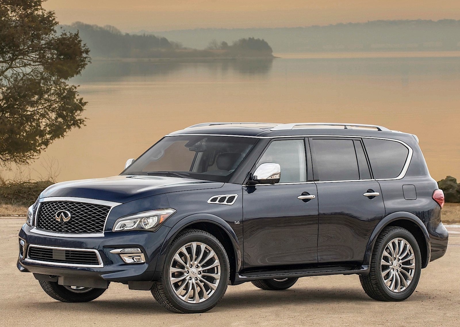 Infiniti Qx80 photo 4