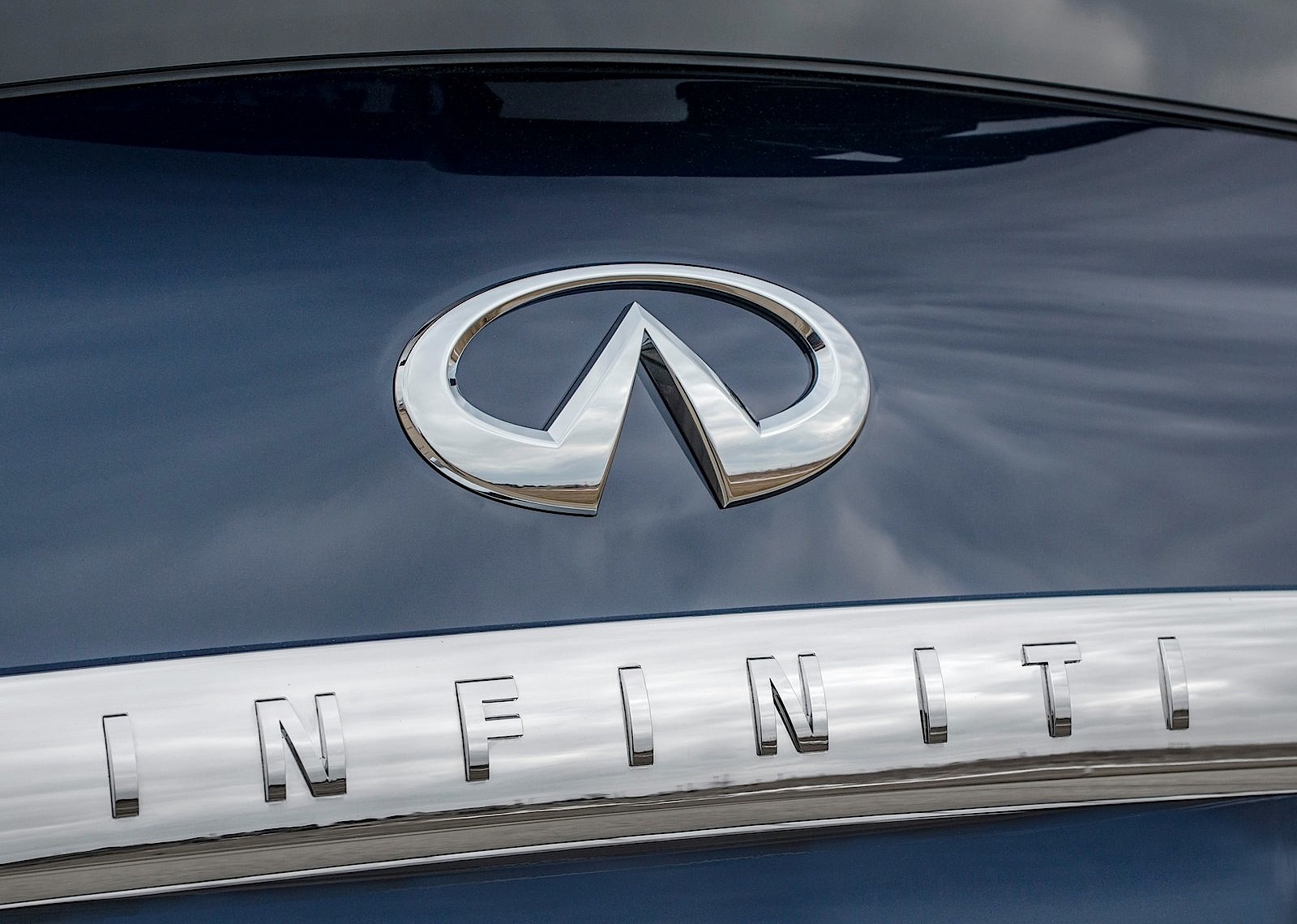 Infiniti Qx80 photo 5