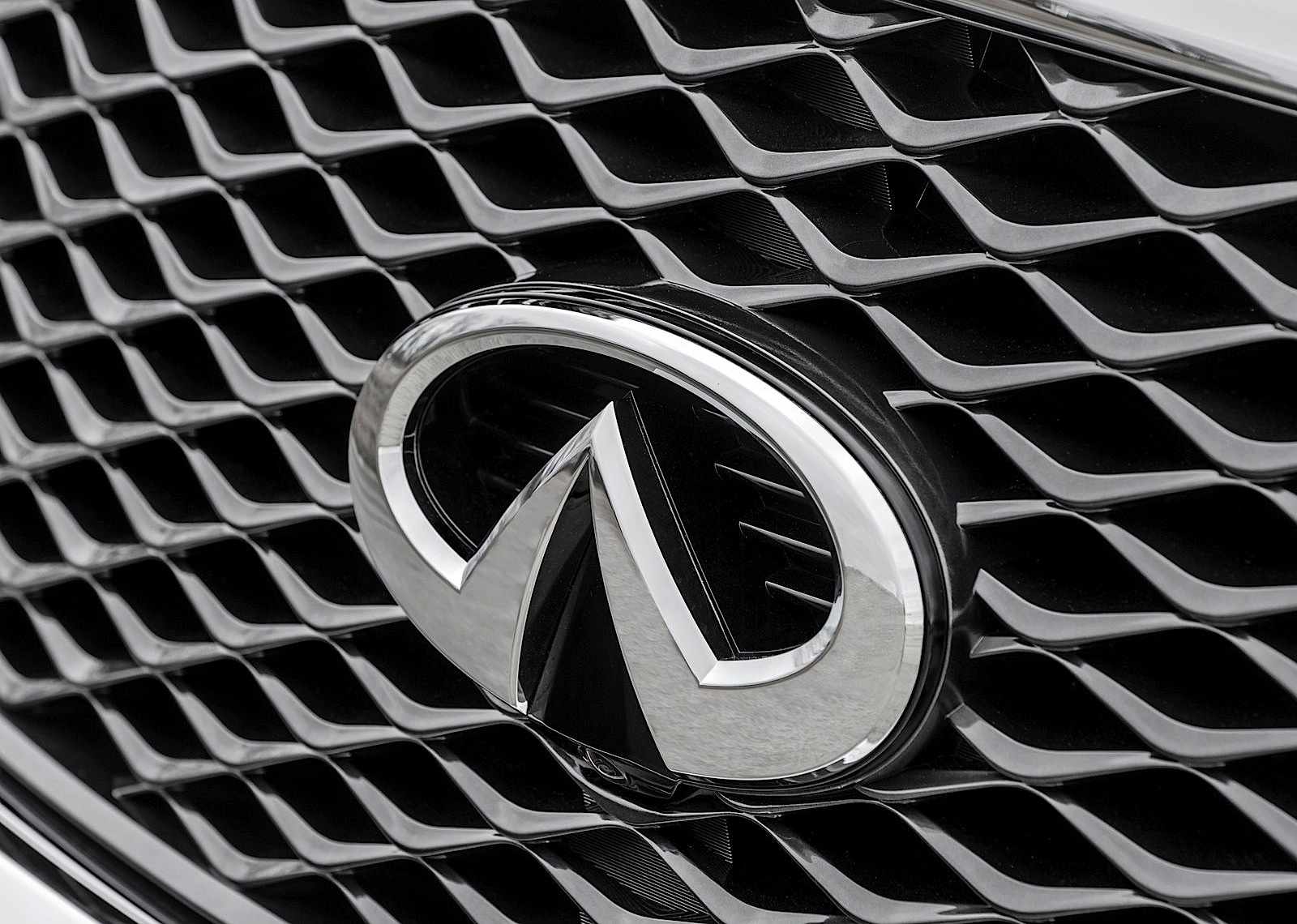 Infiniti Qx80 photo 16