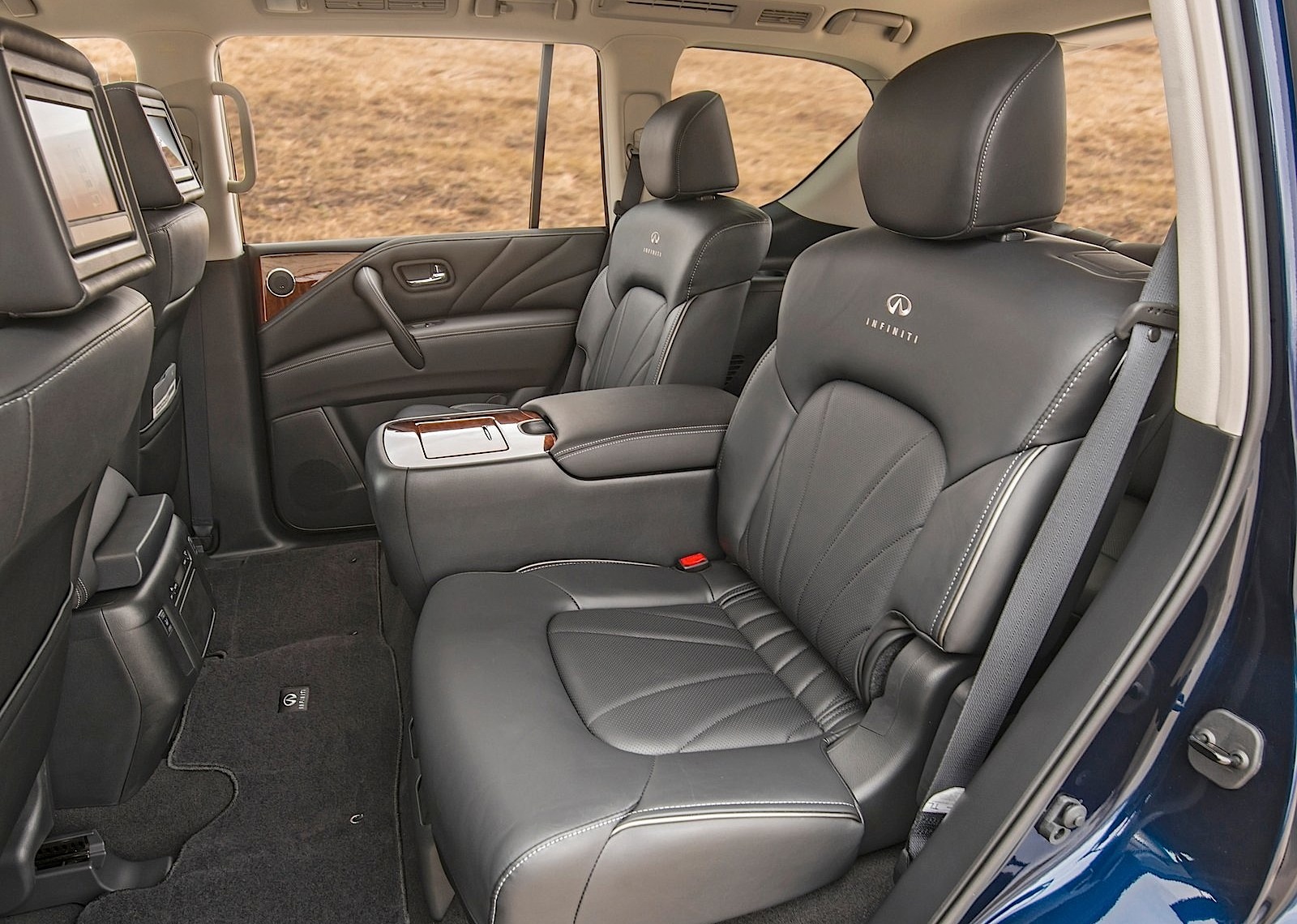 Infiniti Qx80 photo 19