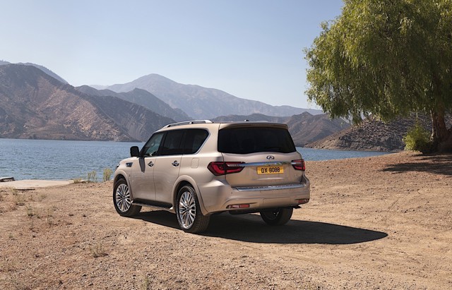 Infiniti Qx80 photo 5
