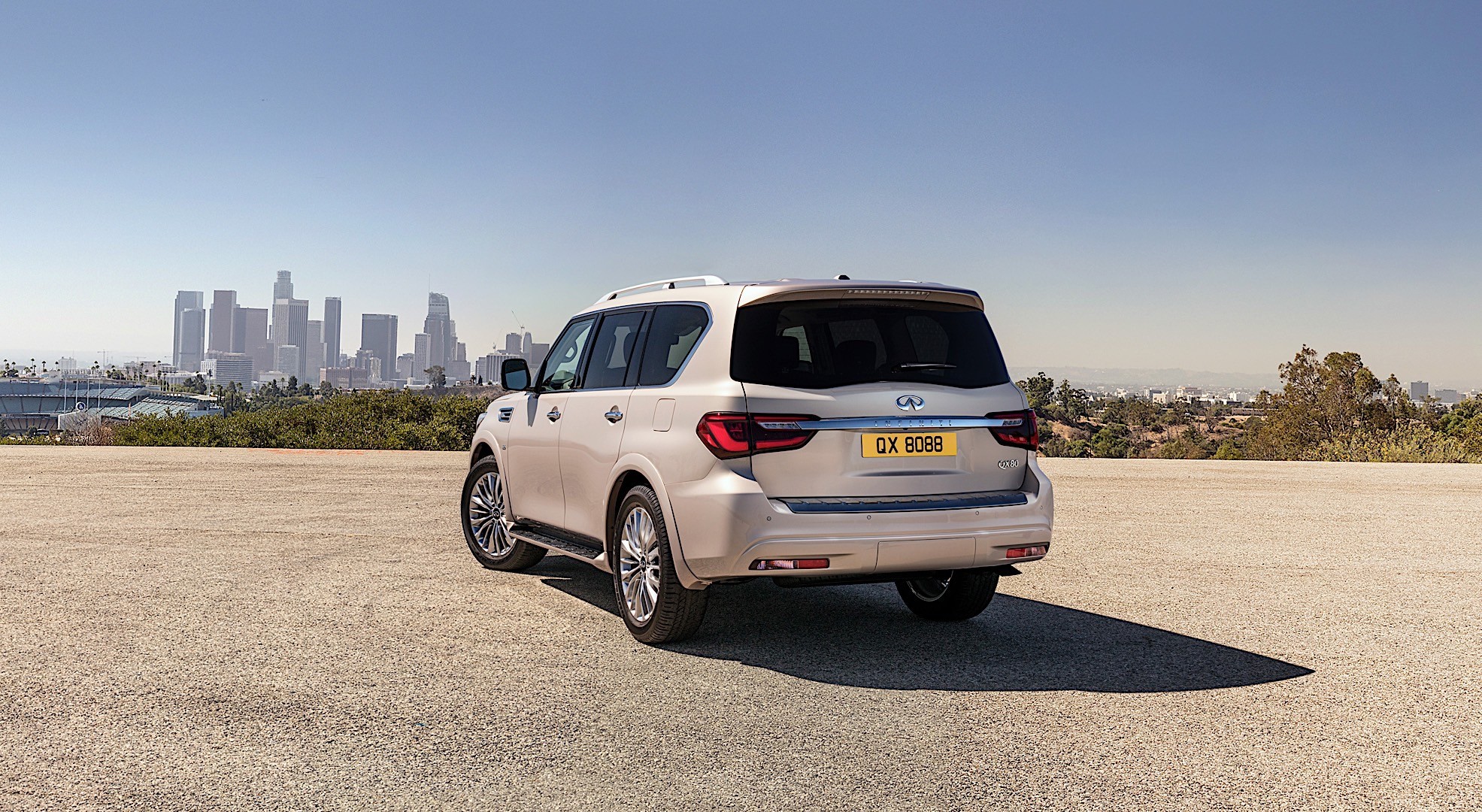 Infiniti Qx80 photo 8