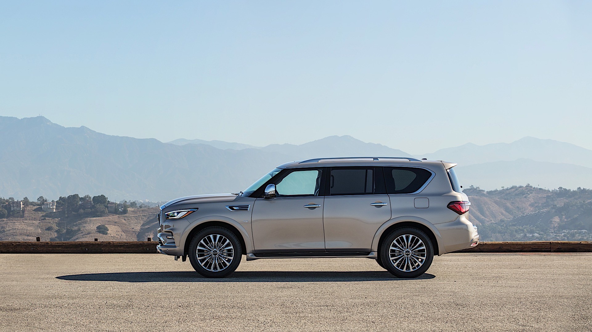 Infiniti Qx80 photo 14
