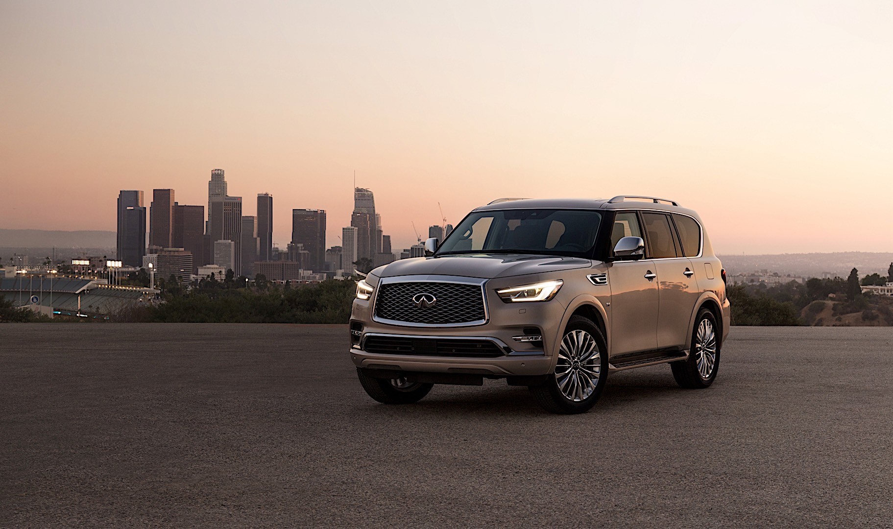 Infiniti Qx80 photo 15