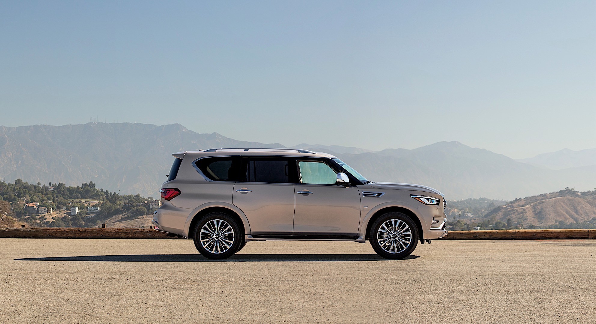 Infiniti Qx80 photo 21