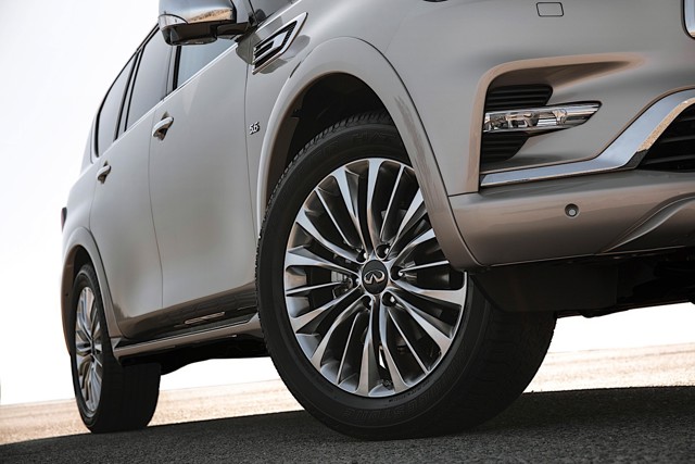 Infiniti Qx80 photo 22