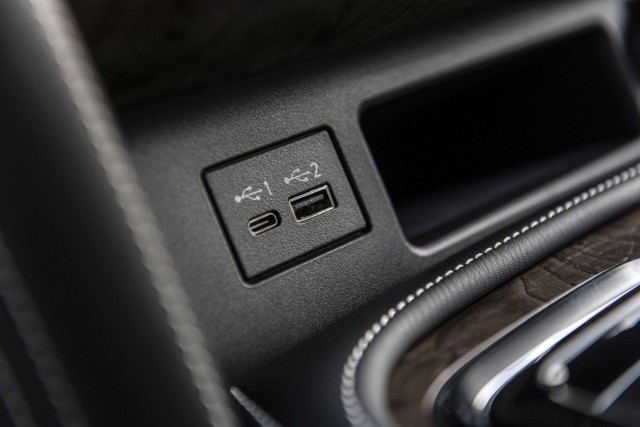 Infiniti Qx80 photo 41