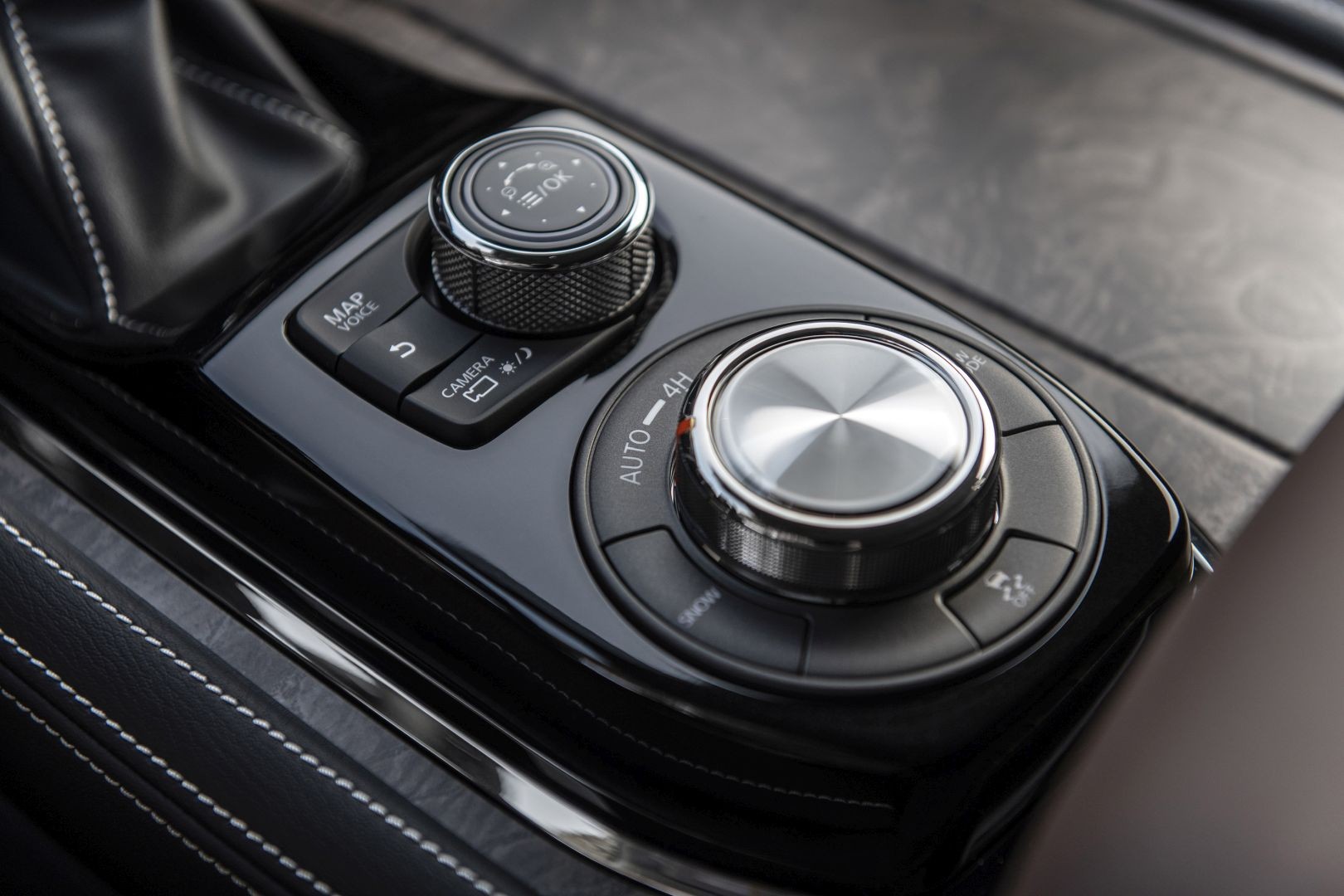 Infiniti Qx80 photo 43