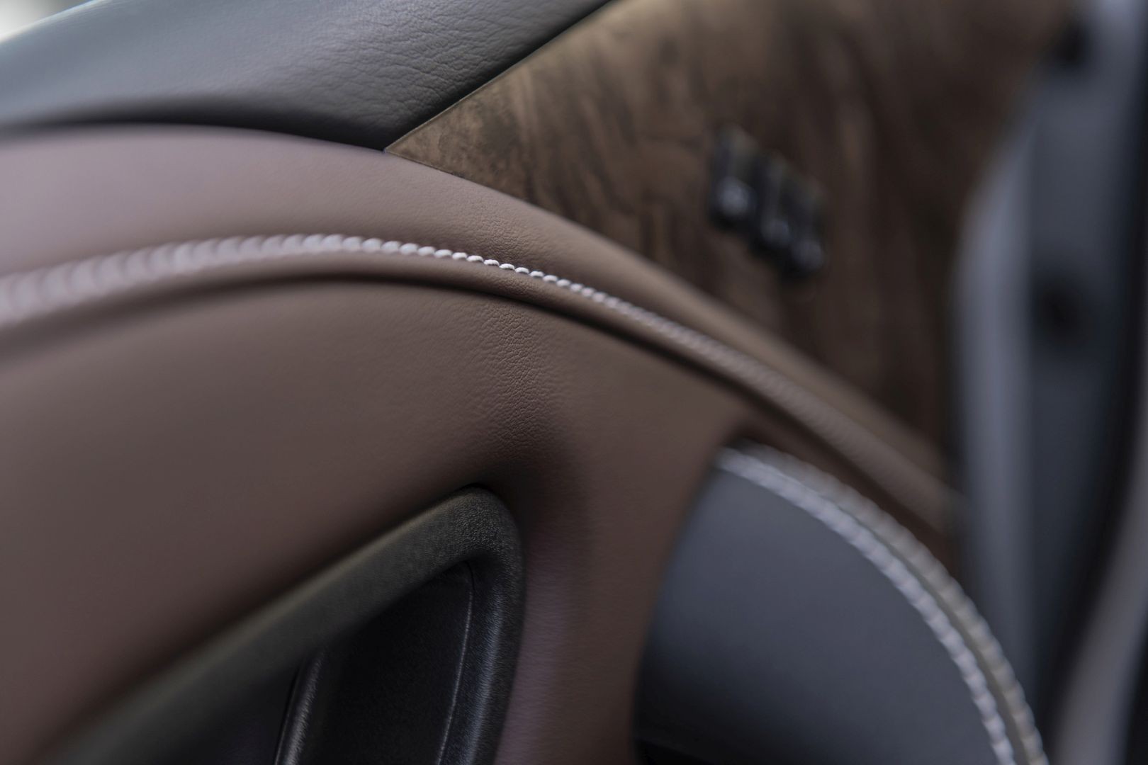 Infiniti Qx80 photo 46