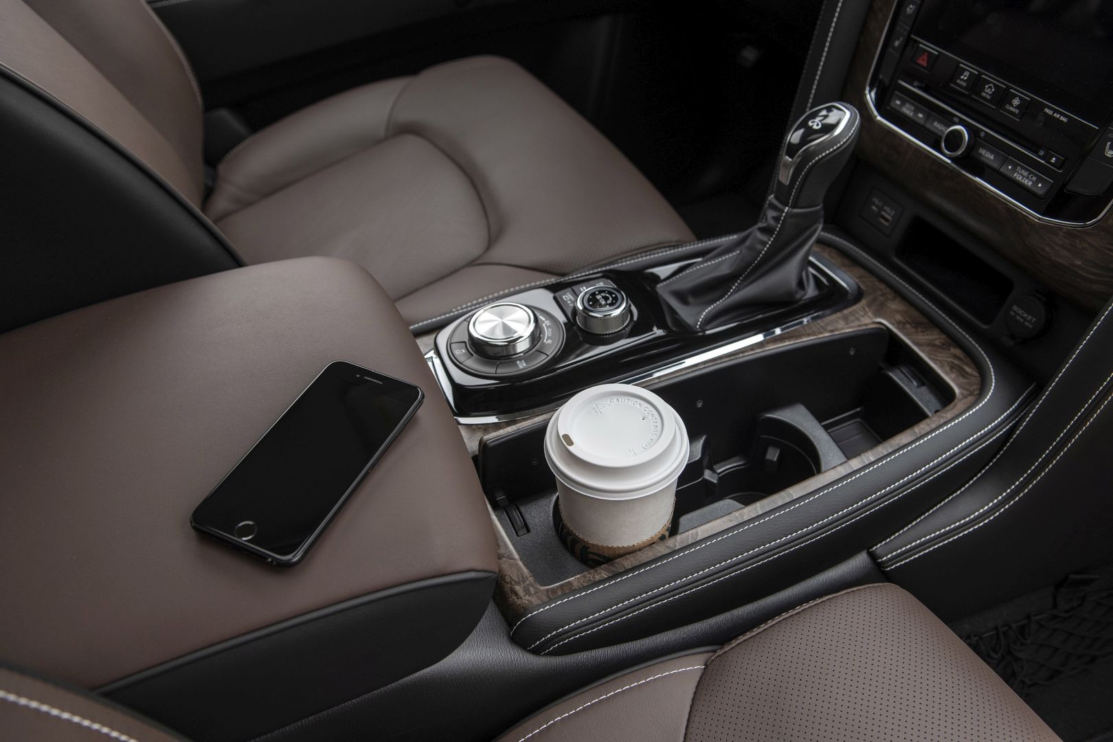 Infiniti Qx80 photo 49