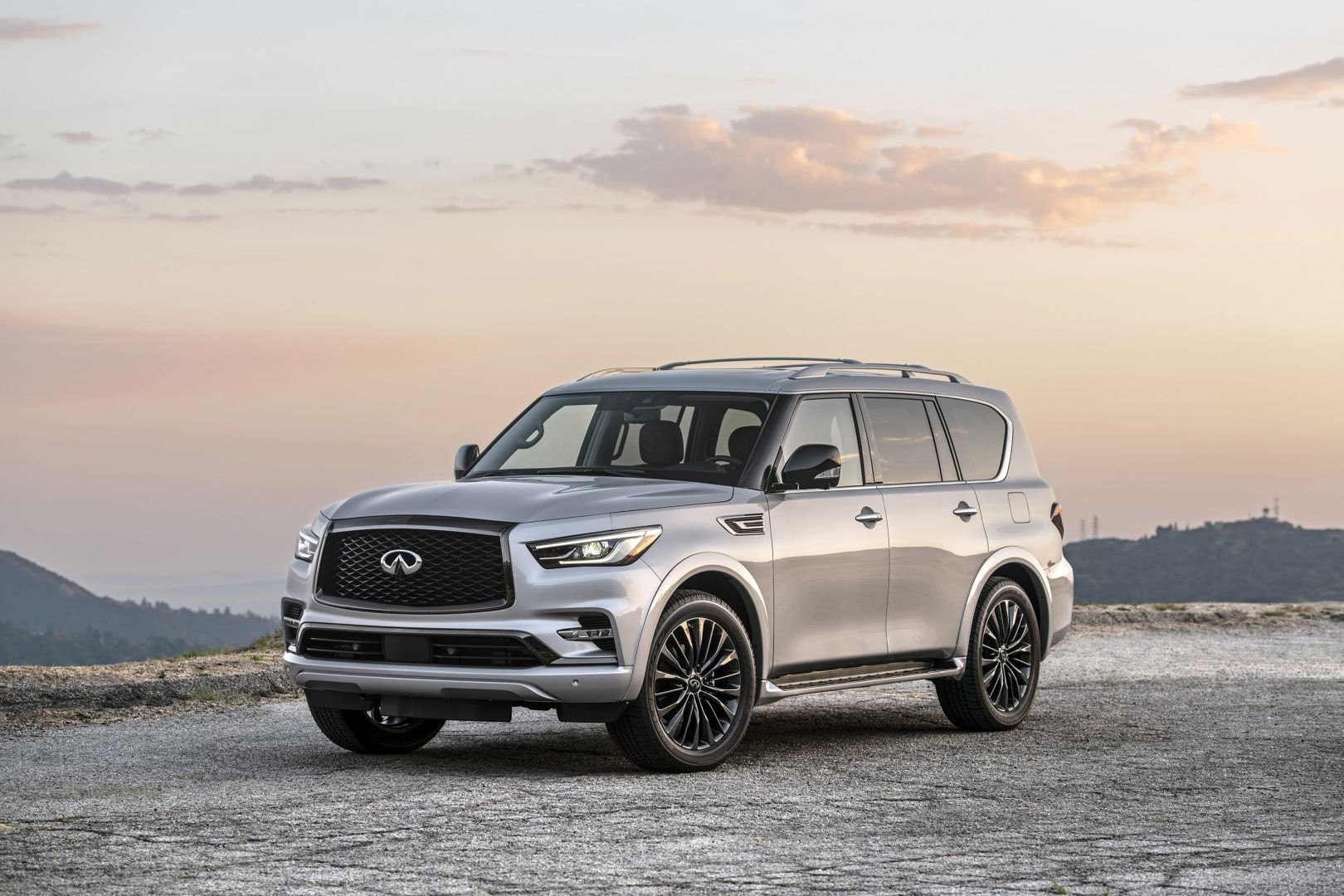 Infiniti Qx80 photo 7