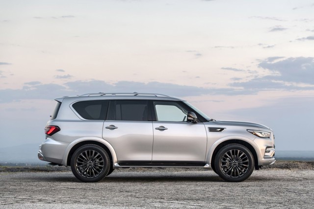 Infiniti Qx80 photo 9