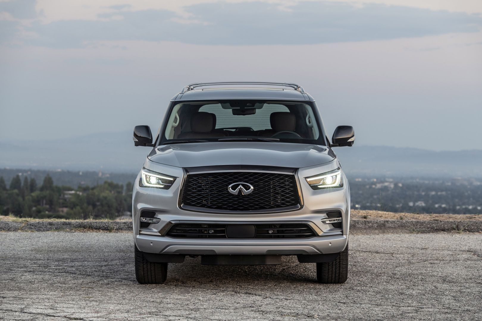 Infiniti Qx80 photo 10