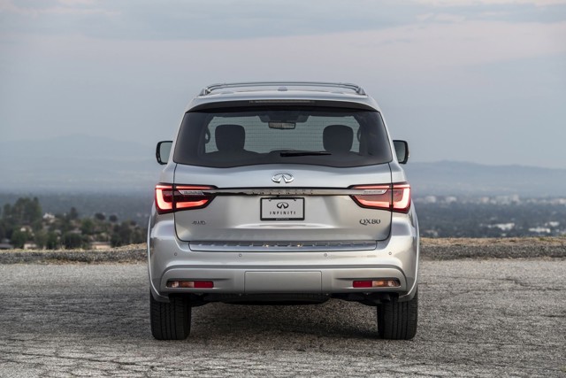 Infiniti Qx80 photo 11