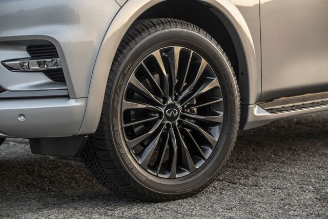 Infiniti Qx80 photo 13