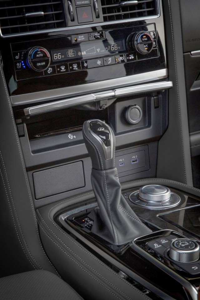 Infiniti Qx80 photo 60