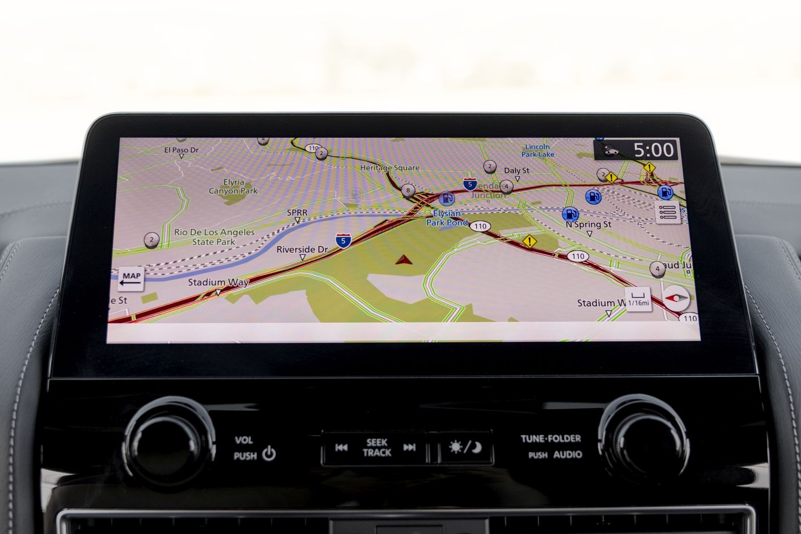 Infiniti Qx80 photo 61