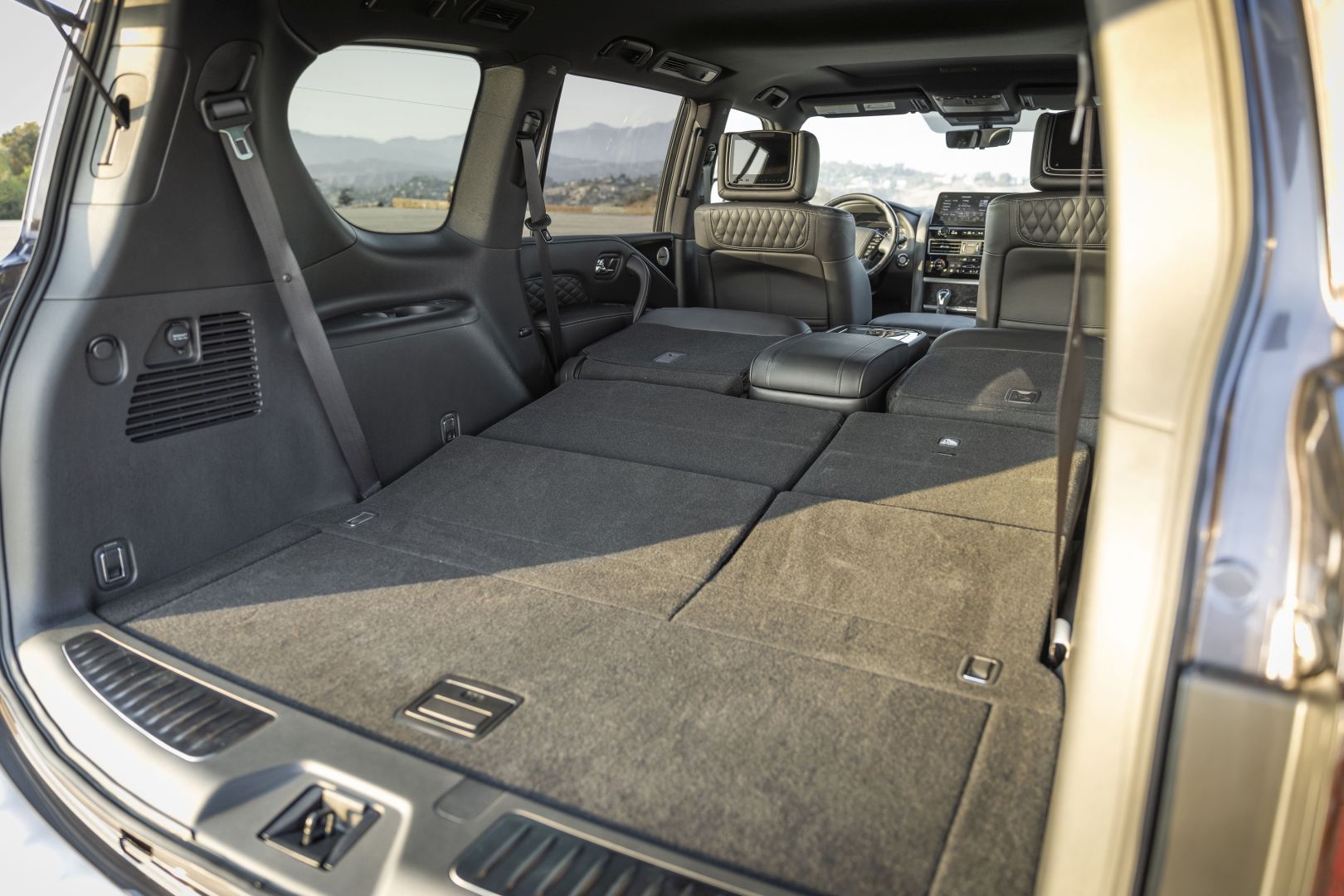 Infiniti Qx80 photo 72