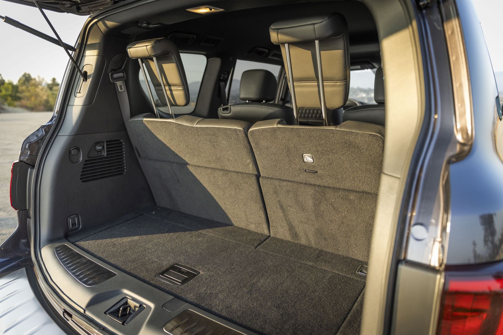 Infiniti Qx80 photo 76