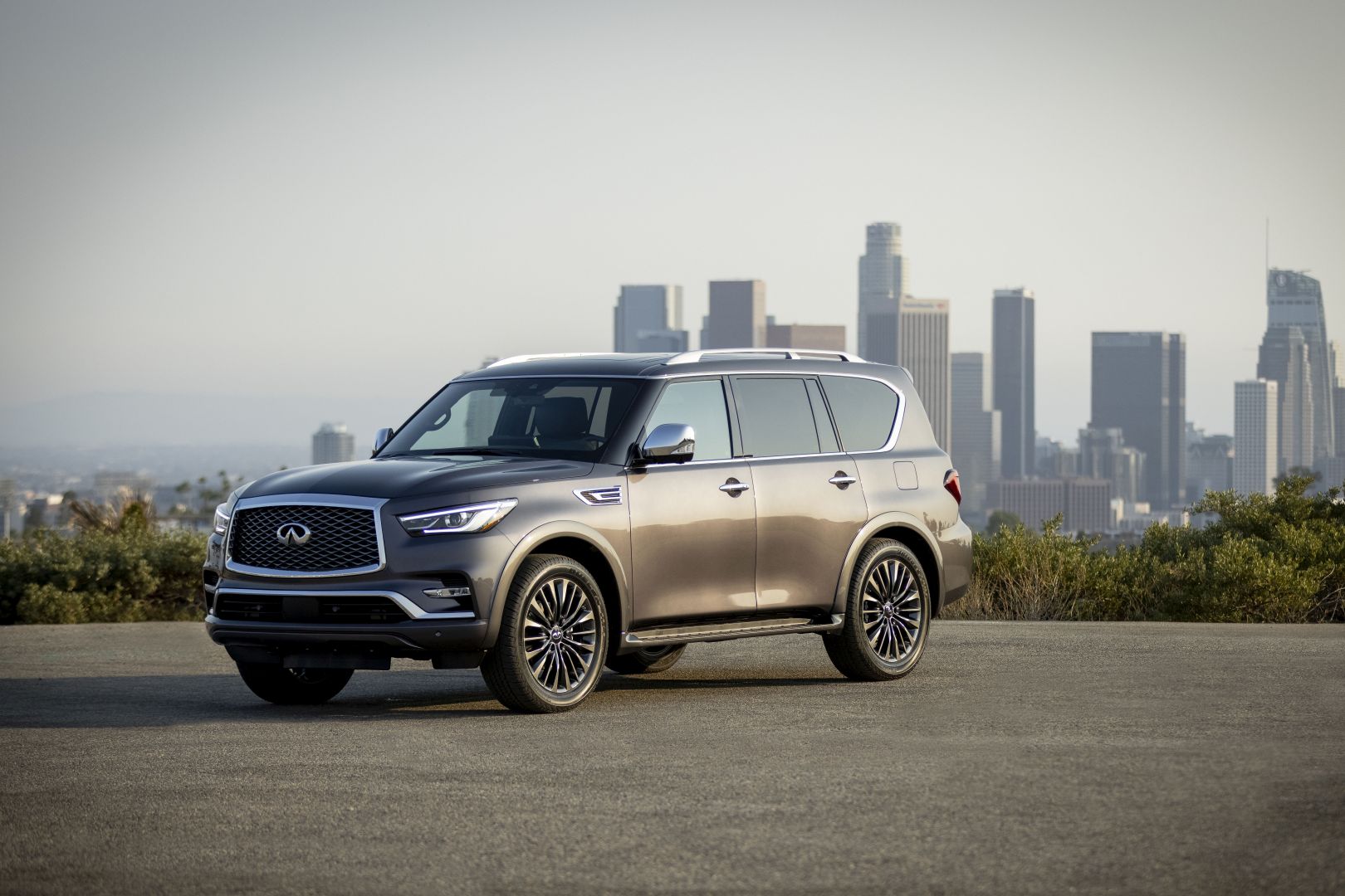 Infiniti Qx80 photo 15