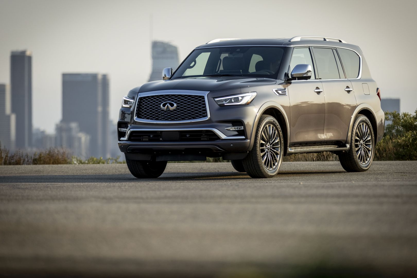 Infiniti Qx80 photo 17
