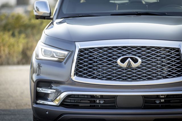 Infiniti Qx80 photo 26