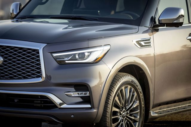 Infiniti Qx80 photo 27