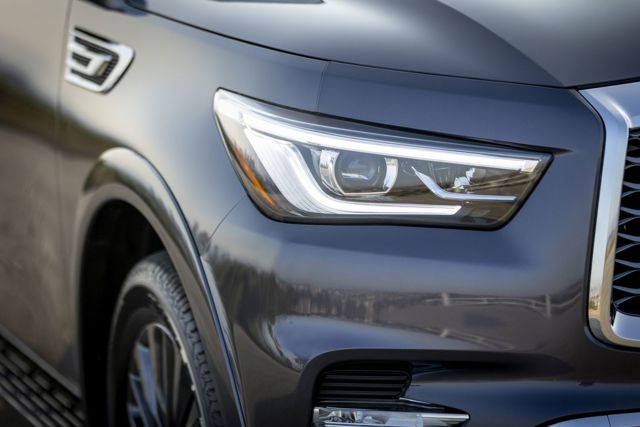 Infiniti Qx80 photo 28