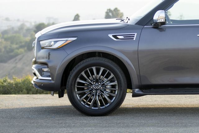 Infiniti Qx80 photo 30