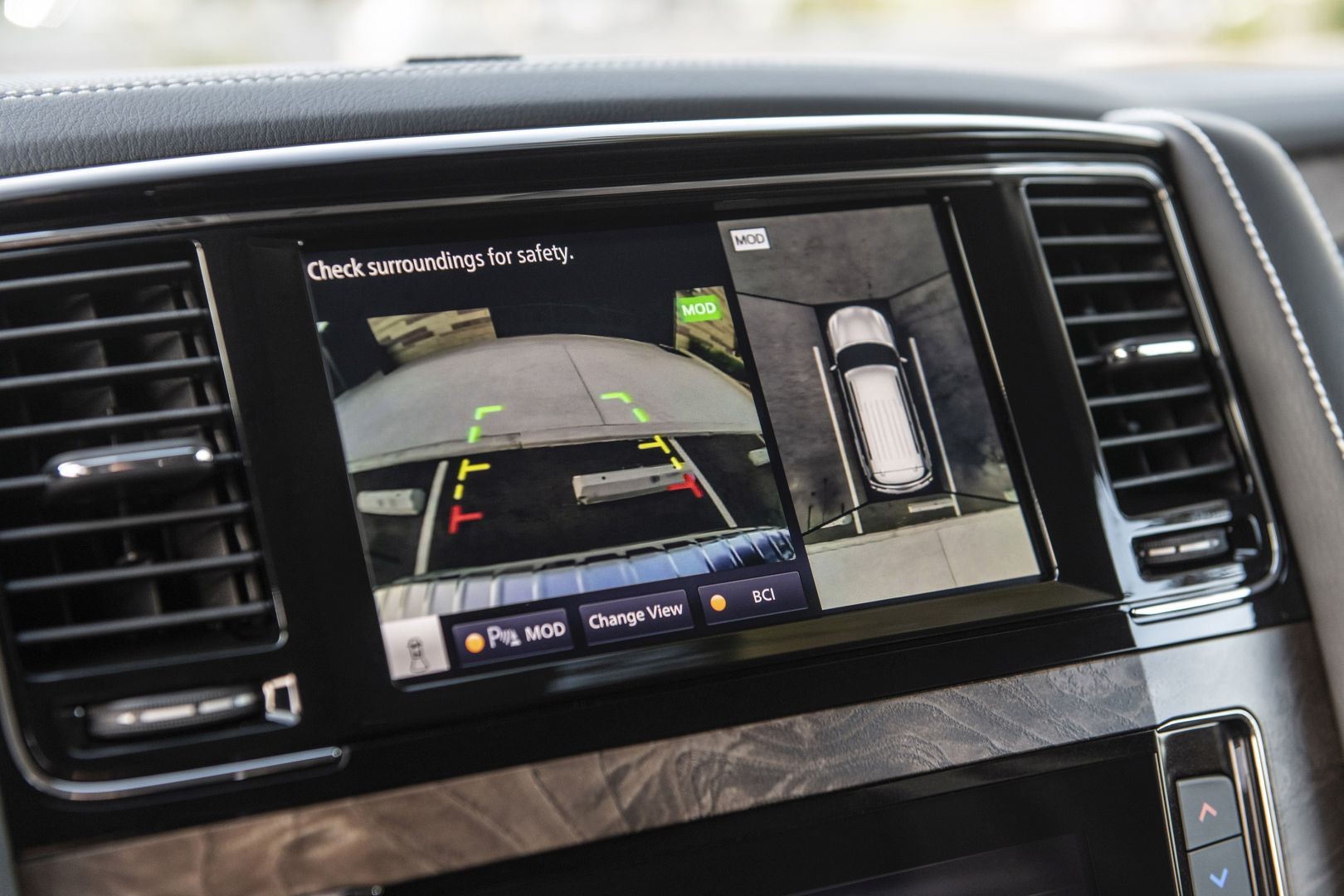 Infiniti Qx80 photo 40