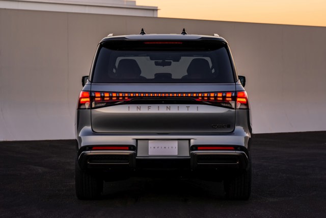 Infiniti Qx80 foto 10