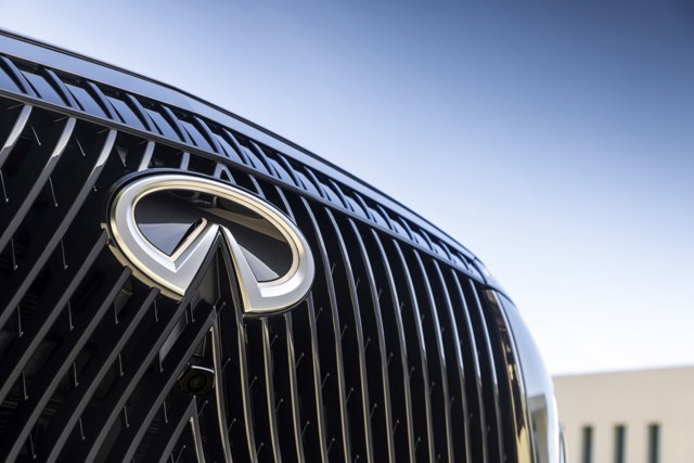 Infiniti Qx80 foto 12