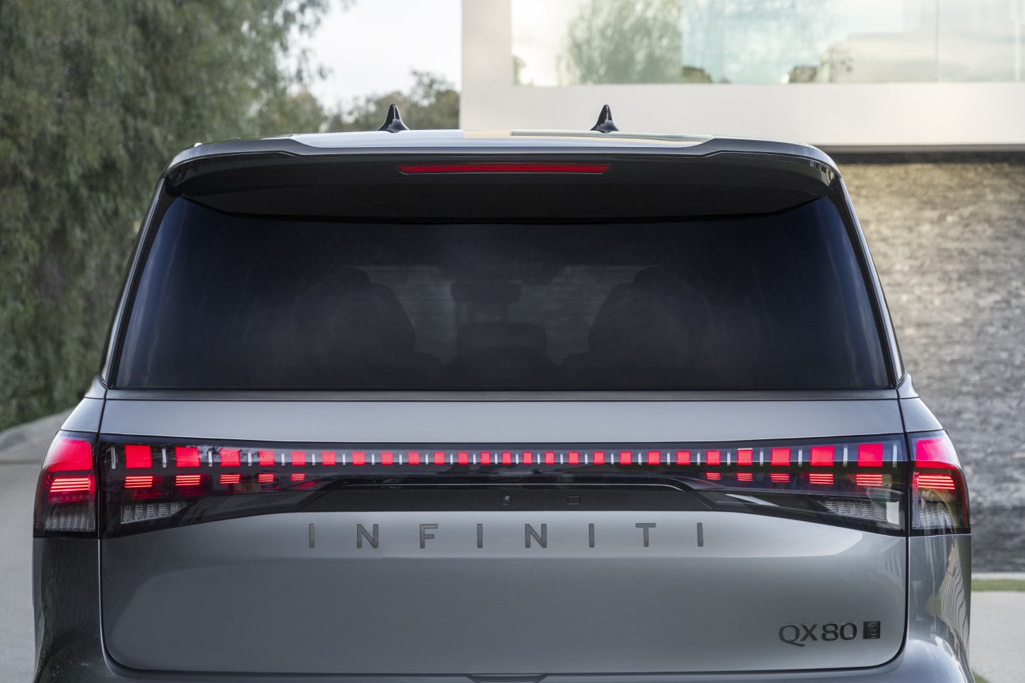 Infiniti Qx80 photo 18
