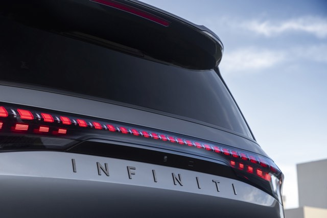 Infiniti Qx80 foto 19