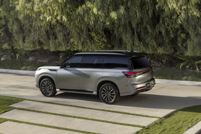 Infiniti Qx80 foto 32